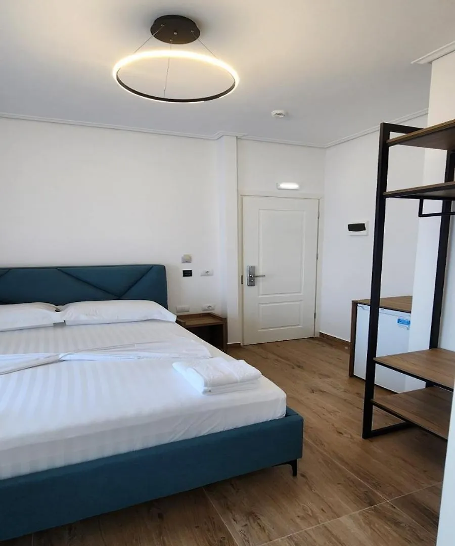 Hotel Lbc Sarandë 4*,