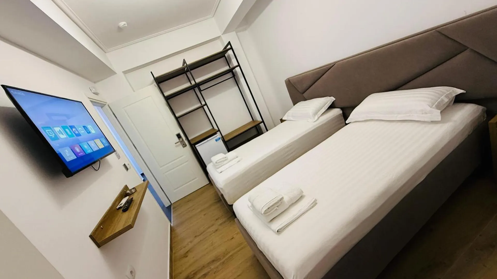 Hotel Lbc Sarandë 阿尔巴尼亚