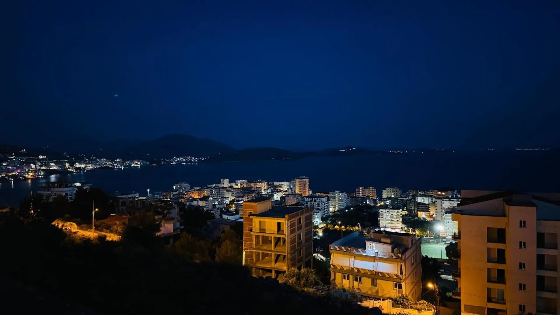 Hotel Lbc Sarandë 4*,