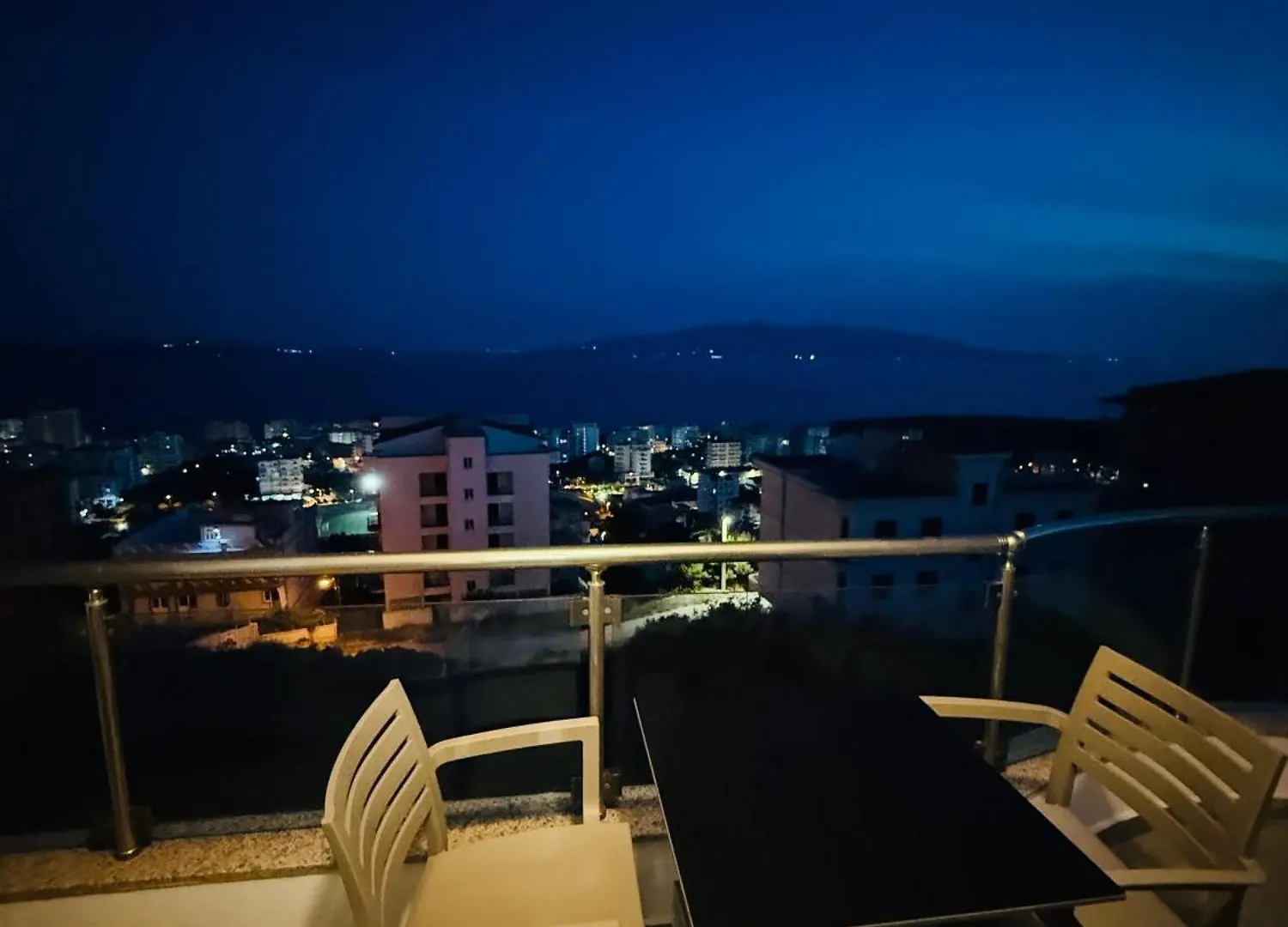 Hotel Lbc Sarandë 4*,