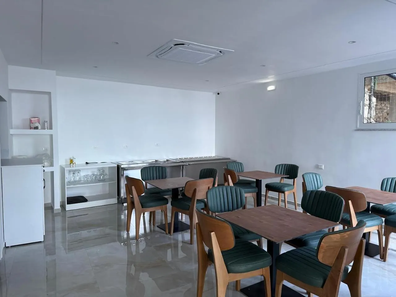 Hotel Lbc Sarandë